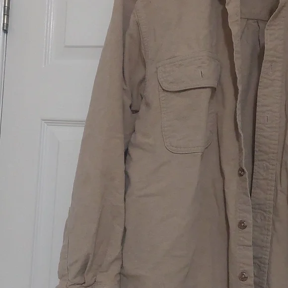 Field & Stream button down - Picture 2 of 5